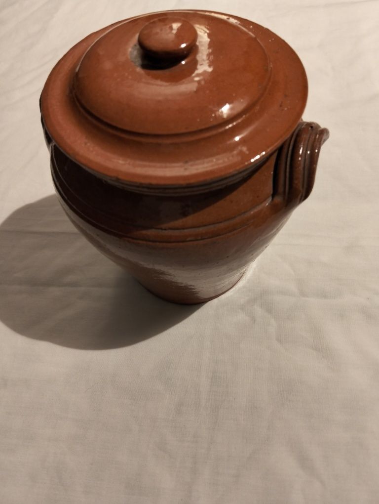 Pote muito antigo com marca