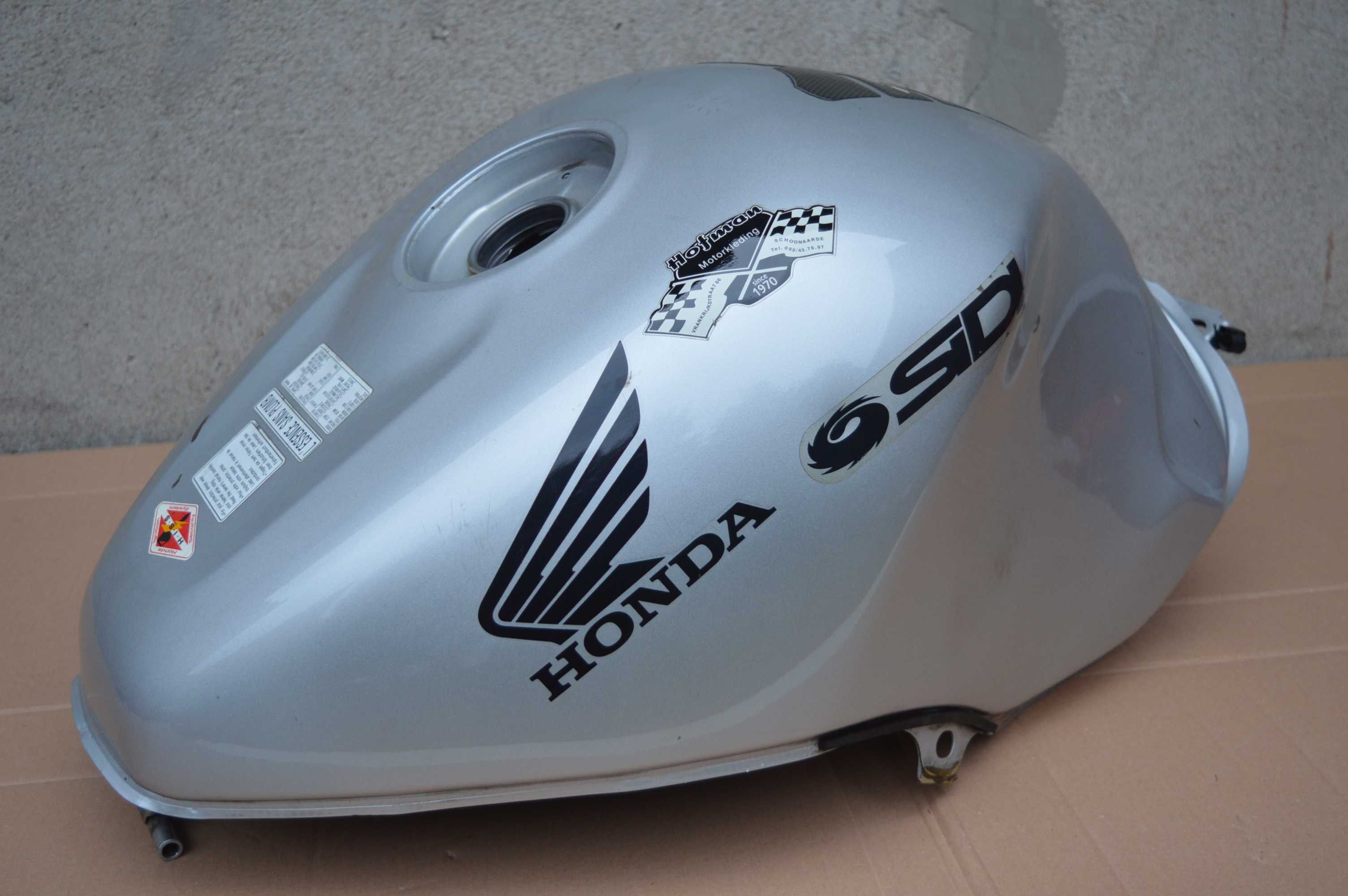 Honda CBR 1100 xx wtrysk ZBIORNIK paliwa bak '99-06r