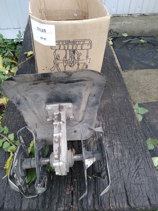 Насадка-культиватор 28*9T для бензокос тримерів.