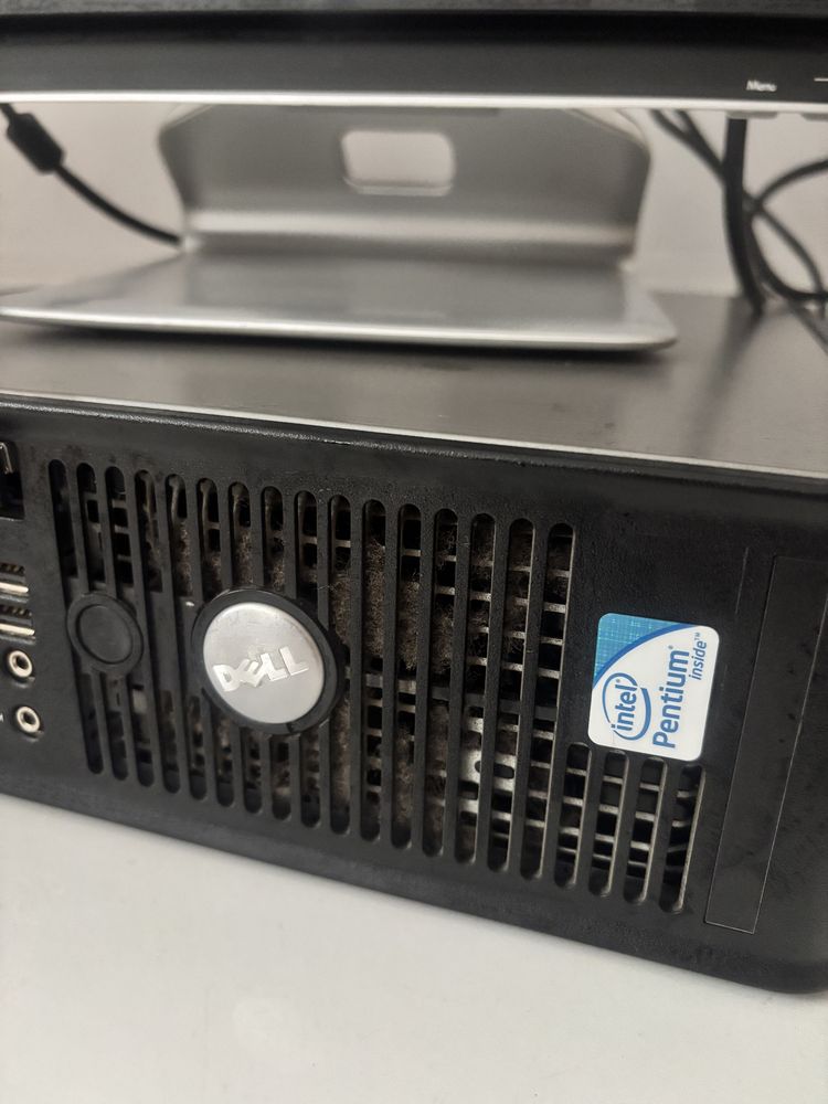 Komputer Dell + Monitor HP 21 cali