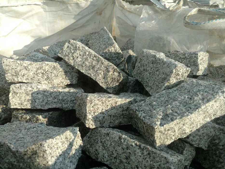 Granit cegiełka 5x10x20 palisada kostka granitowa brukowa ziemia kora