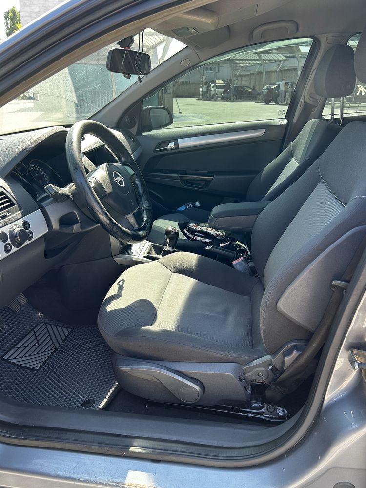 Продам Opel Astra H