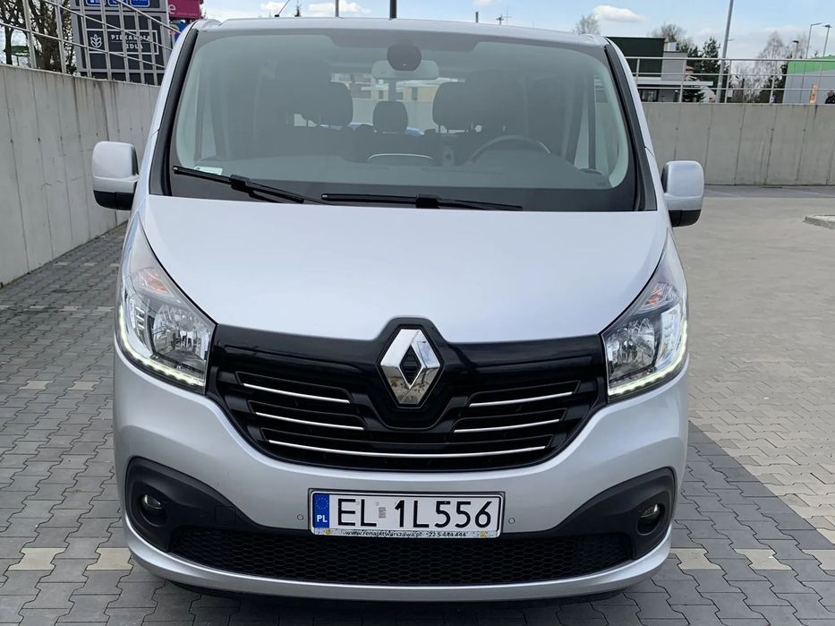 Renault Trafic Renalt Trafic SPACECLASS najbogatsza wersja fotele kapitańskie Biturbo