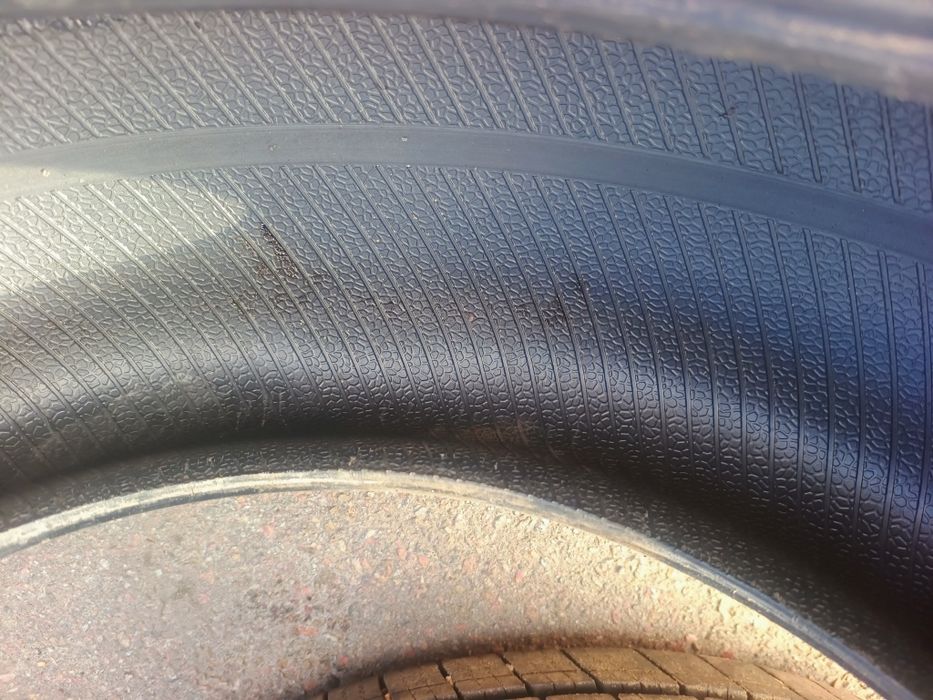 Продам резину Uniroyal 235/50 R19