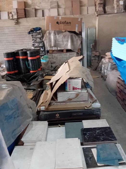 Lote 1250m2 de Azulejos e Mosaico.