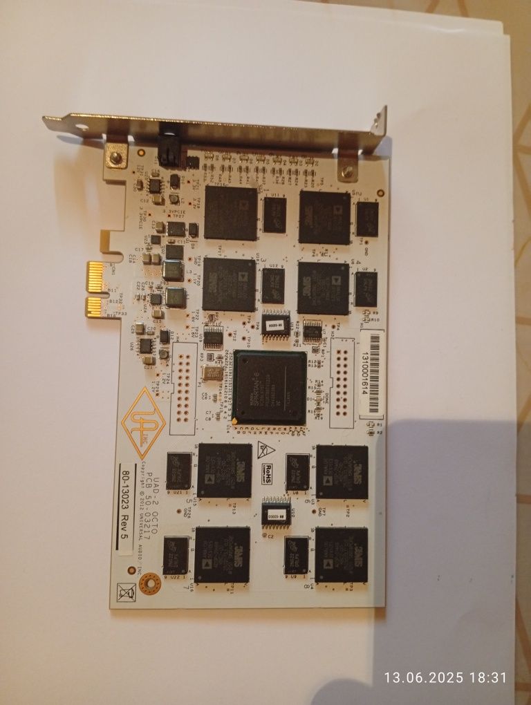 UNIVERSAL AUDIO UAD-2 OCTO Core PCIe DSP процесор (8 штук)