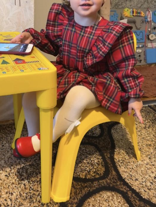 Сукня на дівчинку святкова