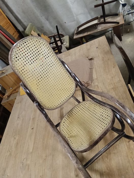 Sprzedam ratanowy fotel bujany