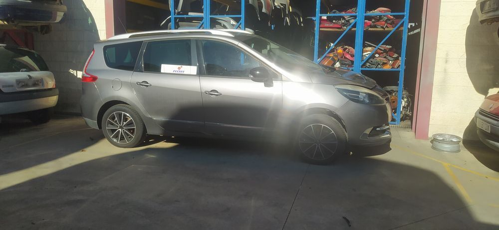 Renault grand Scenic III DCI