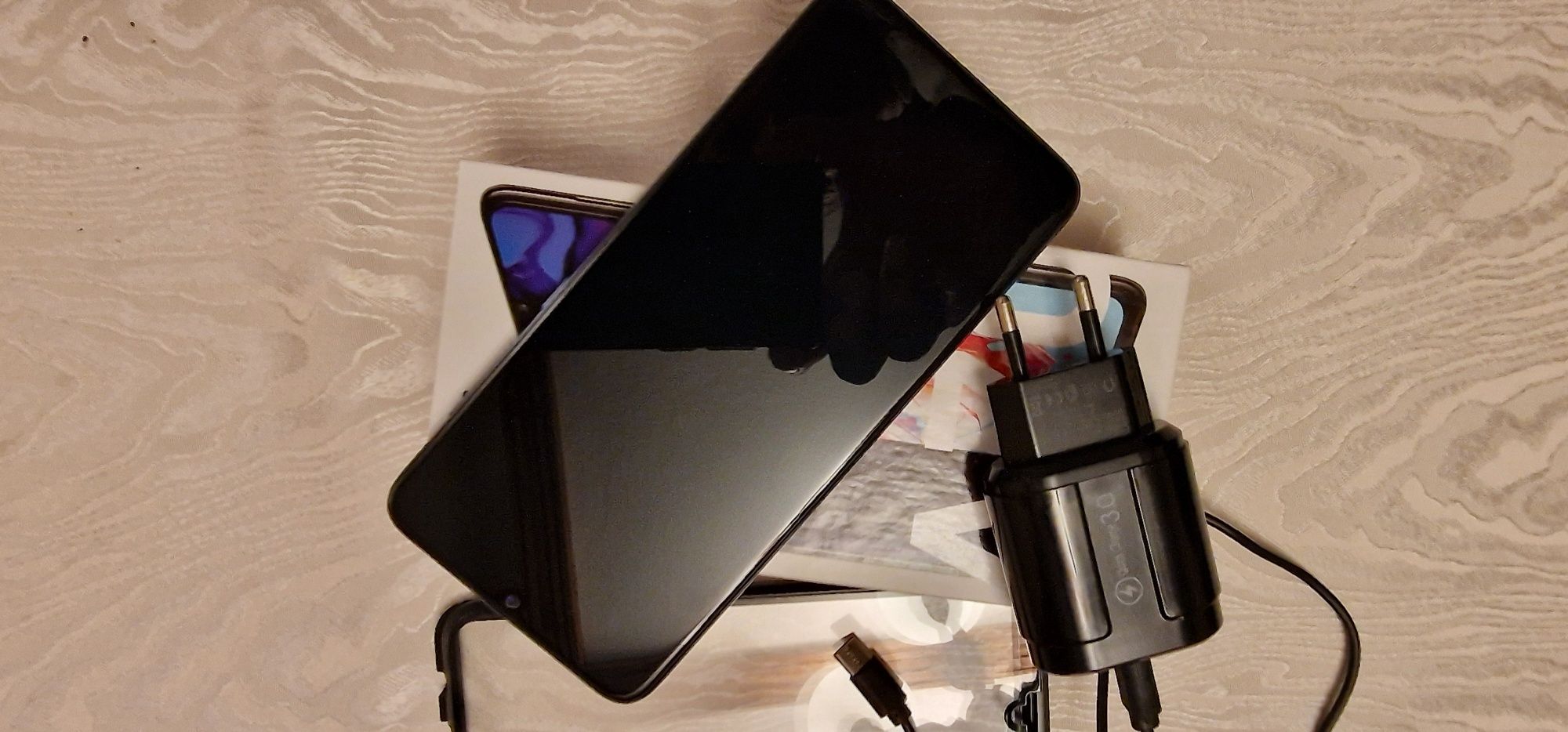 Telefon , smartfon SAMSUNG A70 używany idealny