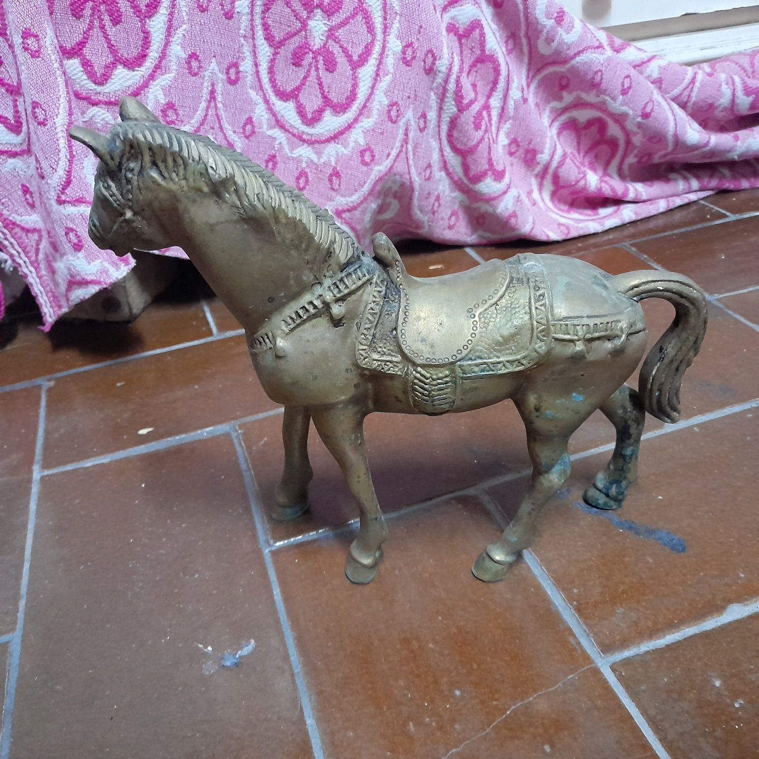 Cavalo bronze maciço
