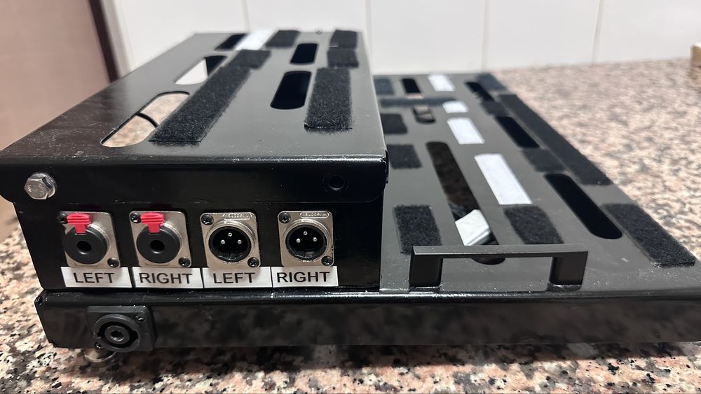 Pedal board em aço com Rise