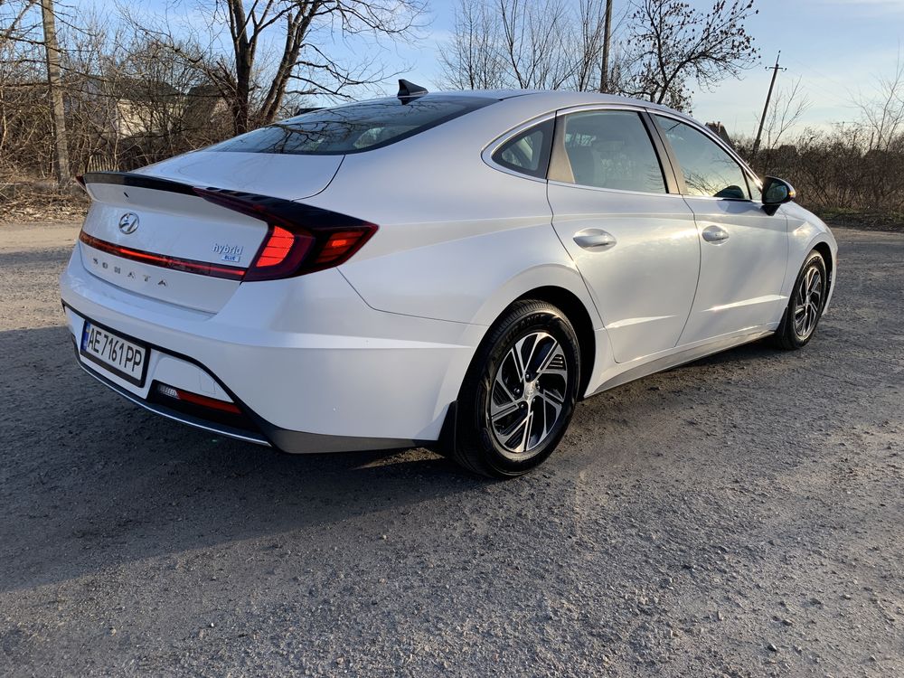 Hyundai Sonata Hybrid Blue