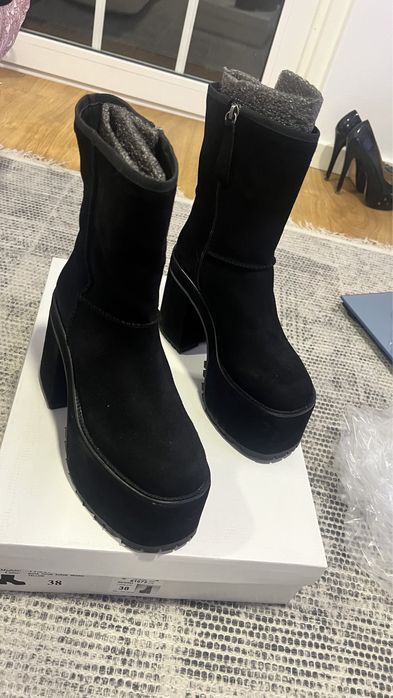 Bota Yellow nova