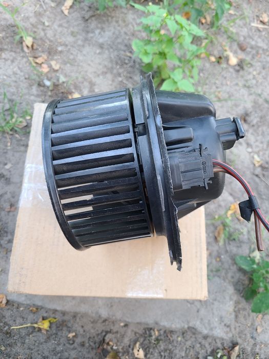 Моторчик печки фольксваген.