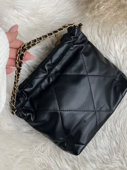 Жіноча сумка Chanel 22 Mini Handbag