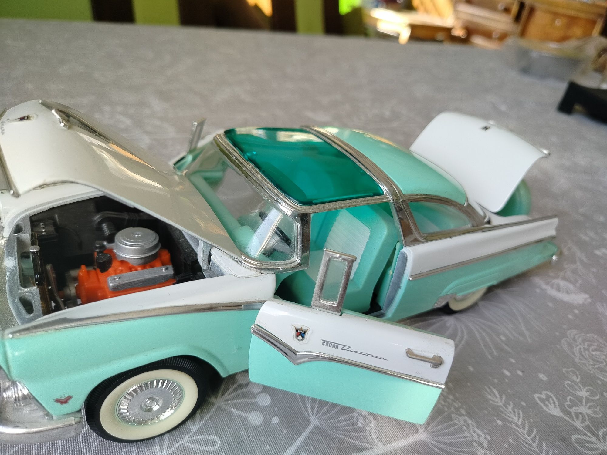 Model starego  auta 1:18