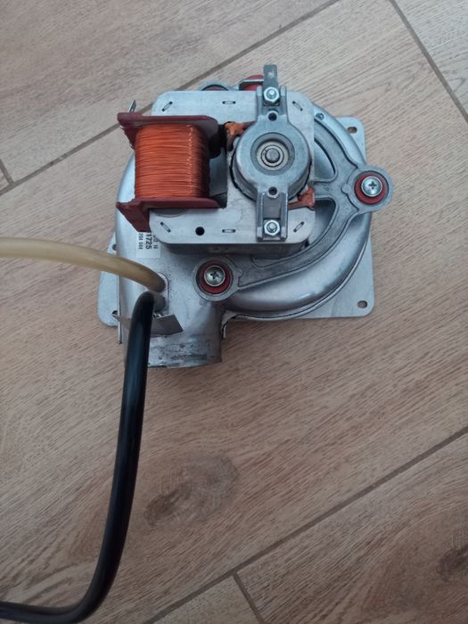 Wentylator spalin Junkers zw14