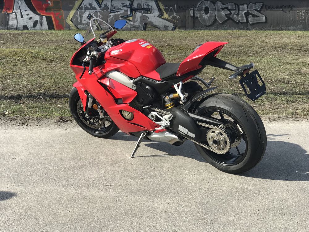 Мотоцикл Ducati Panigale V4