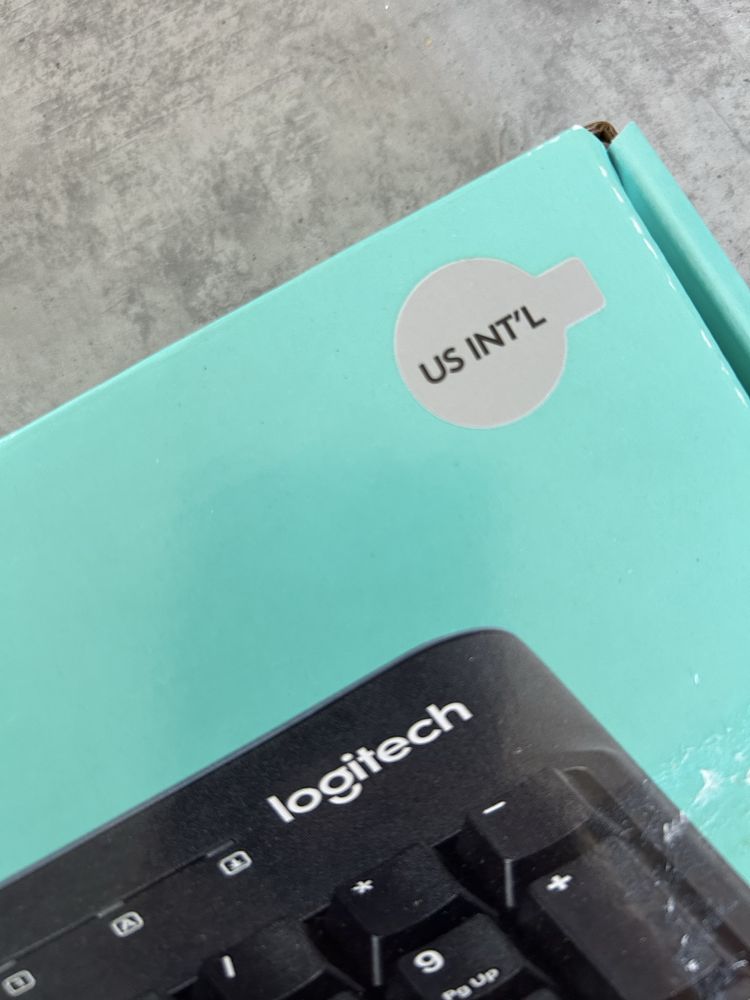 Klawiatura Logitech K120 plus mysz HP