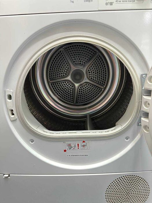 Сушильна машина Bosch WTC84102OE на 7кг Віджим 1400об в гарному стані