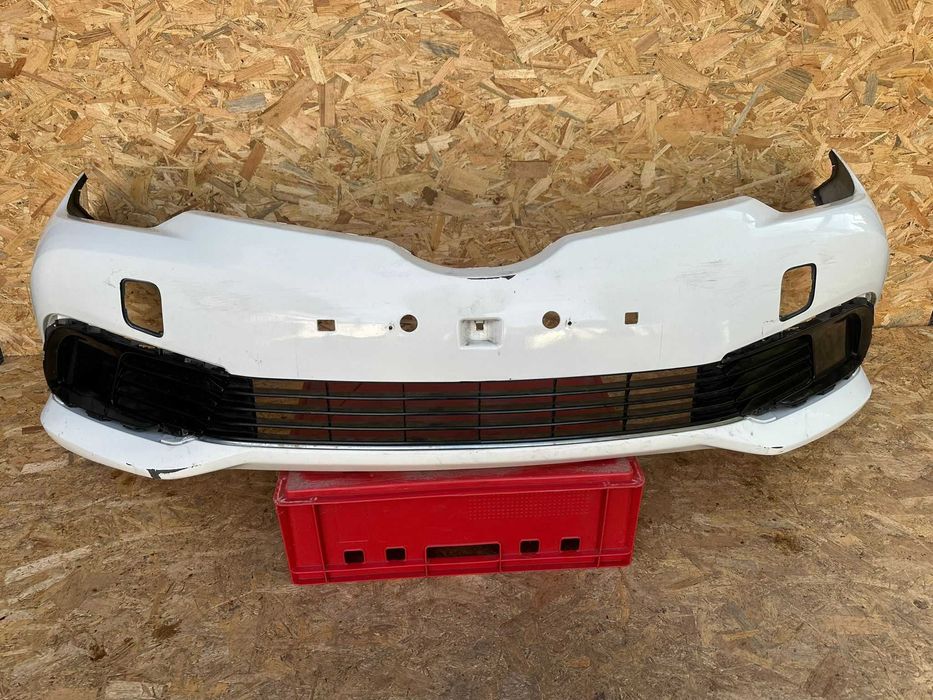 Toyota Auris II 2 lift 15-18 zderzak przedni przód orginał cały