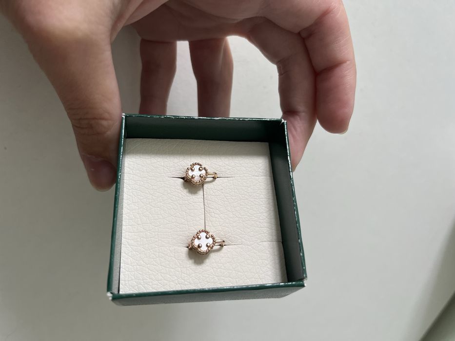 Золоті сережки 585 проба з перламутром