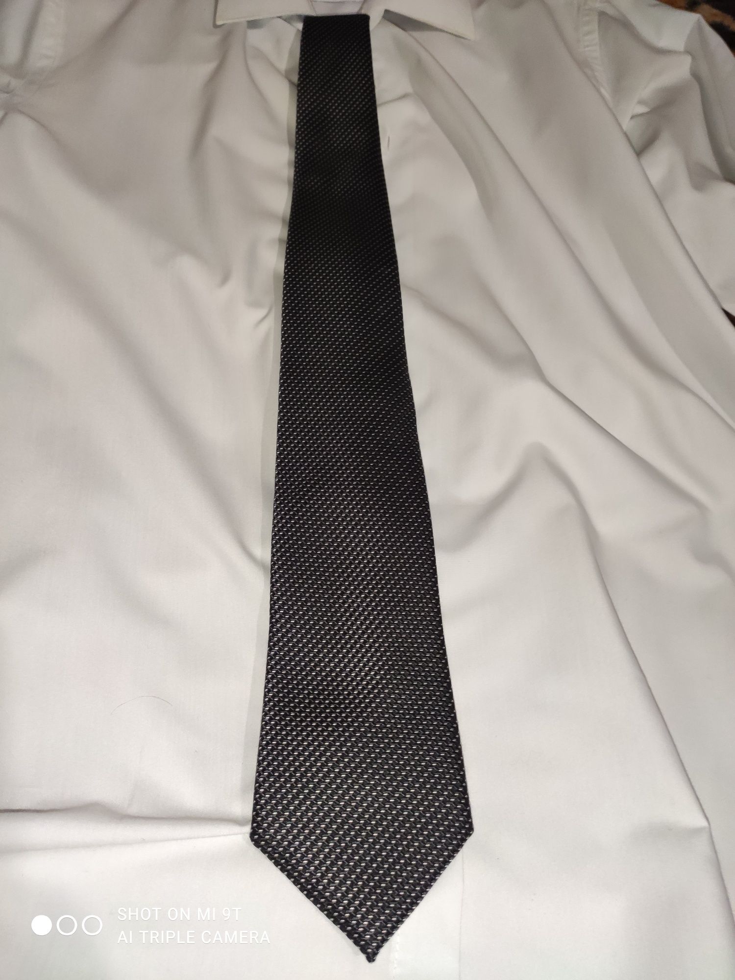 Продам новые галстуки