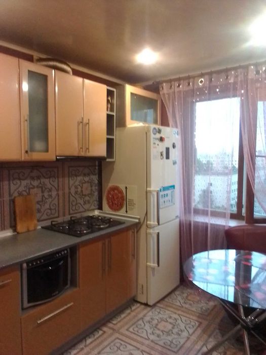 здається 2 кімнатна квартира на Подолі