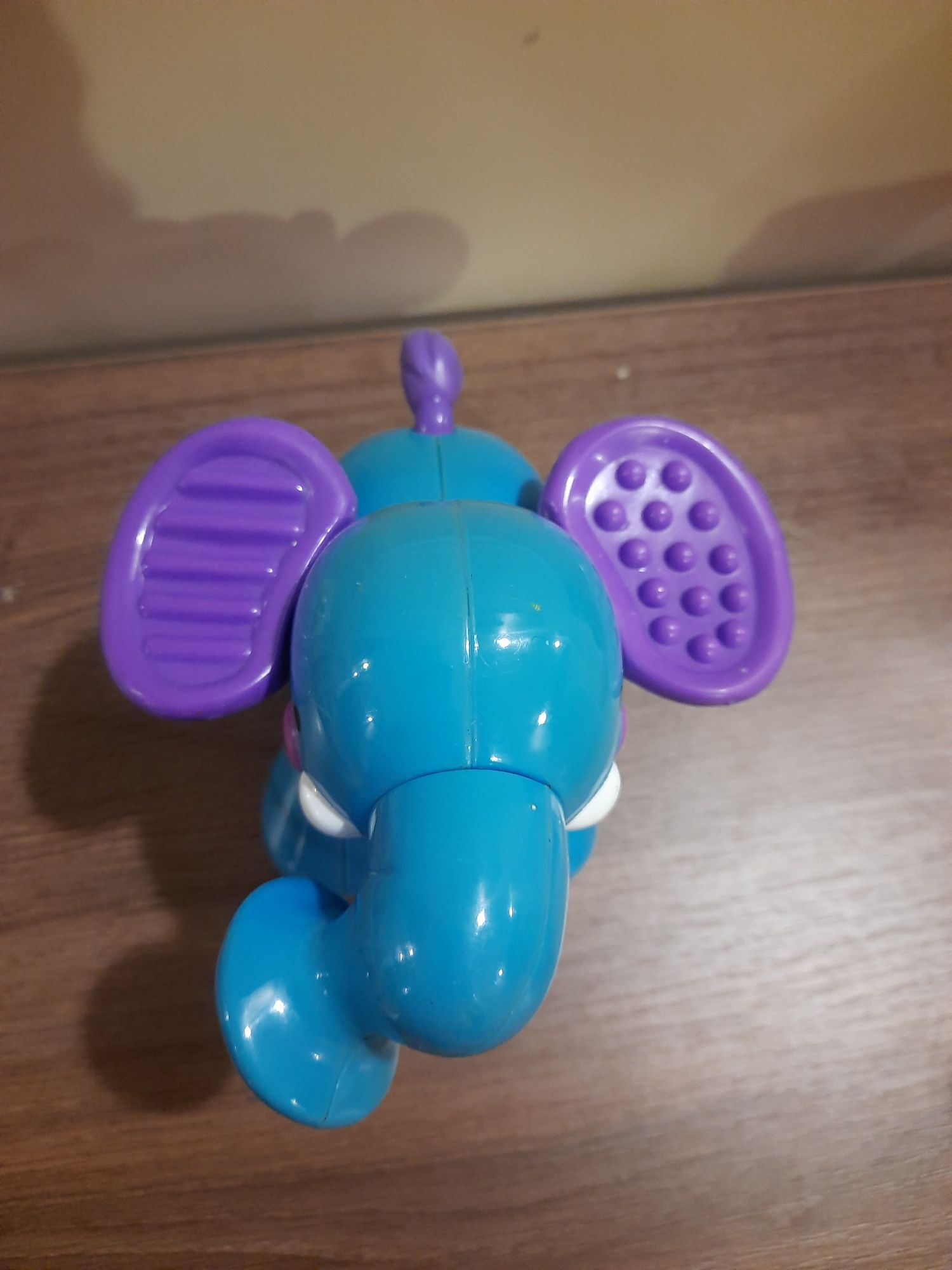 Слоник тріщотка Fisher Price Іграшки тріщалки
