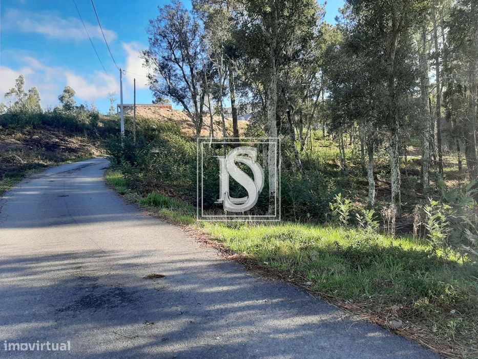 Terreno Não definido em Louredo