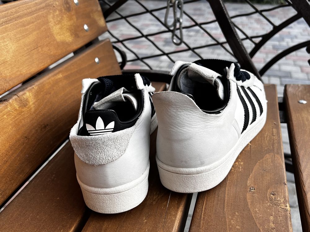 Оригінальні , стильні , демісезонні кросівки Adidas розмір 40 2/3