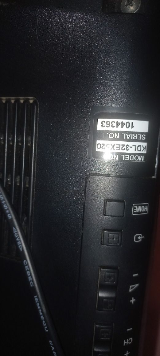 Sony 32EX250 поломка описана на зелёном стикере.