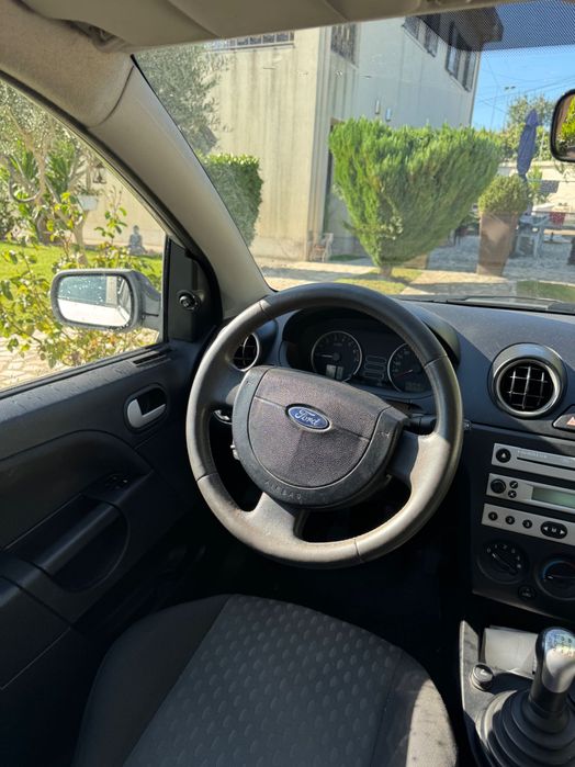 Ford fiesta 2004