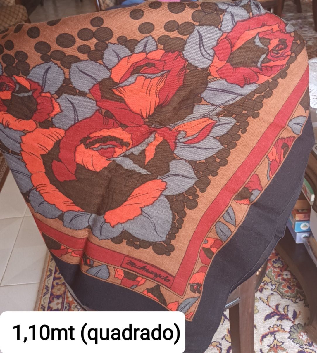 Aventais bordados em ótimo estado