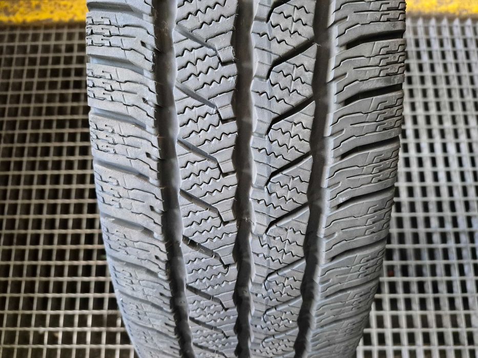 CONTINENTAL  Van Contact Winter 205/70R17C   8,5mm.