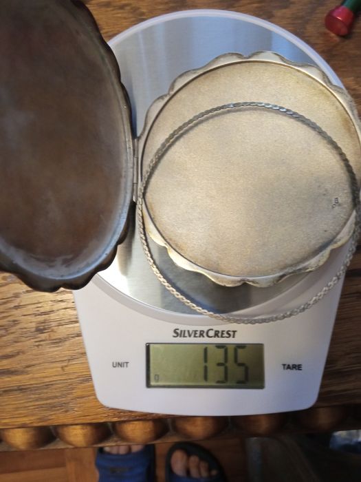 Puderniczka srebrna próba srebra 800. Bardzo stara.