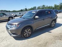 Mitsubishi Outlander 2019 3.0 GT C06 капот