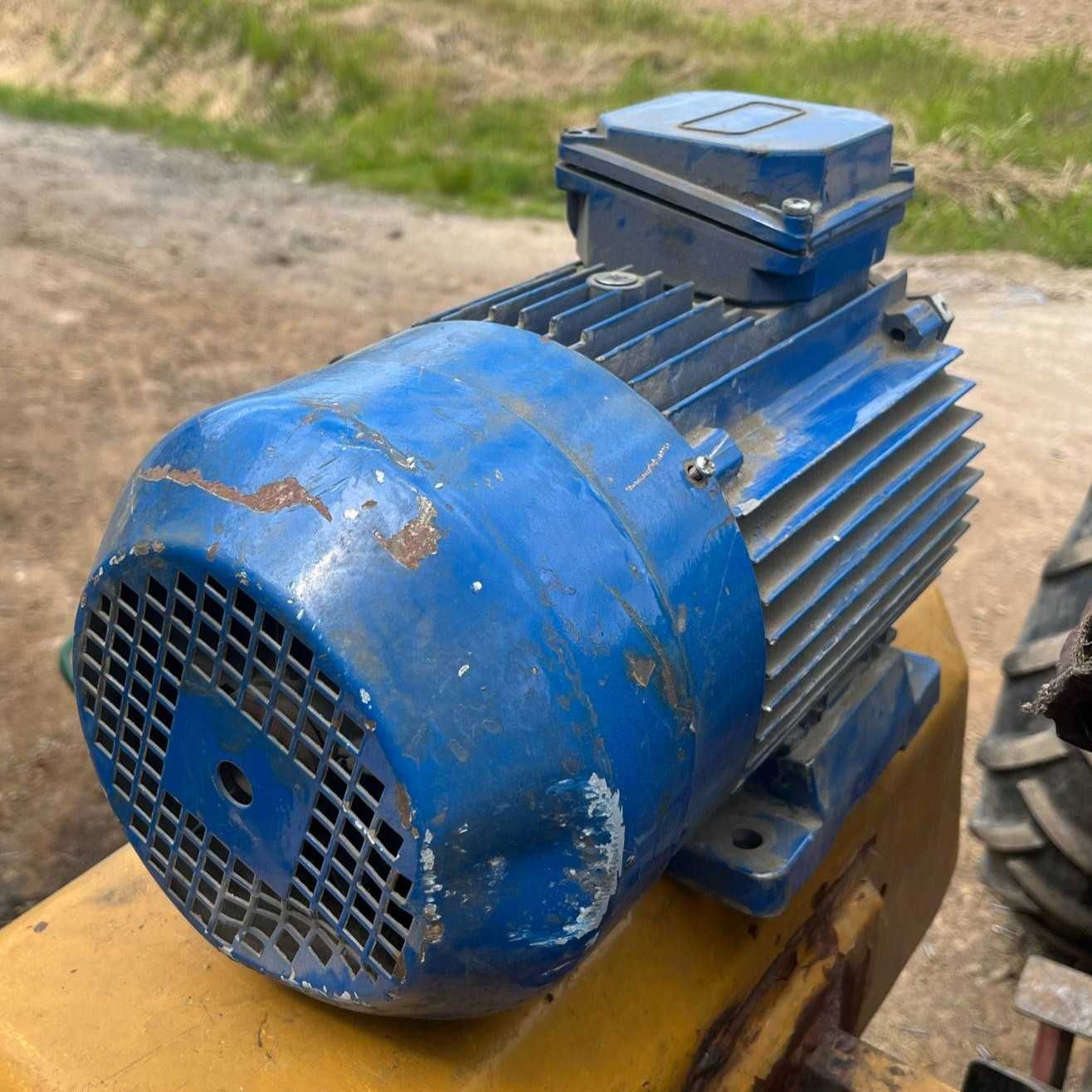 Silnik wibrator wolnoobrotowy 700obr/min
