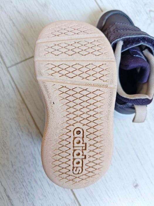 Кросівки на малюка adidas, оригіінал.