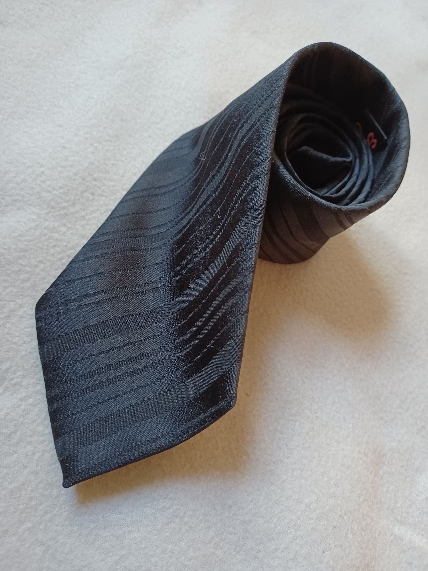 Krawat meski czarny w paski matowy elegancki