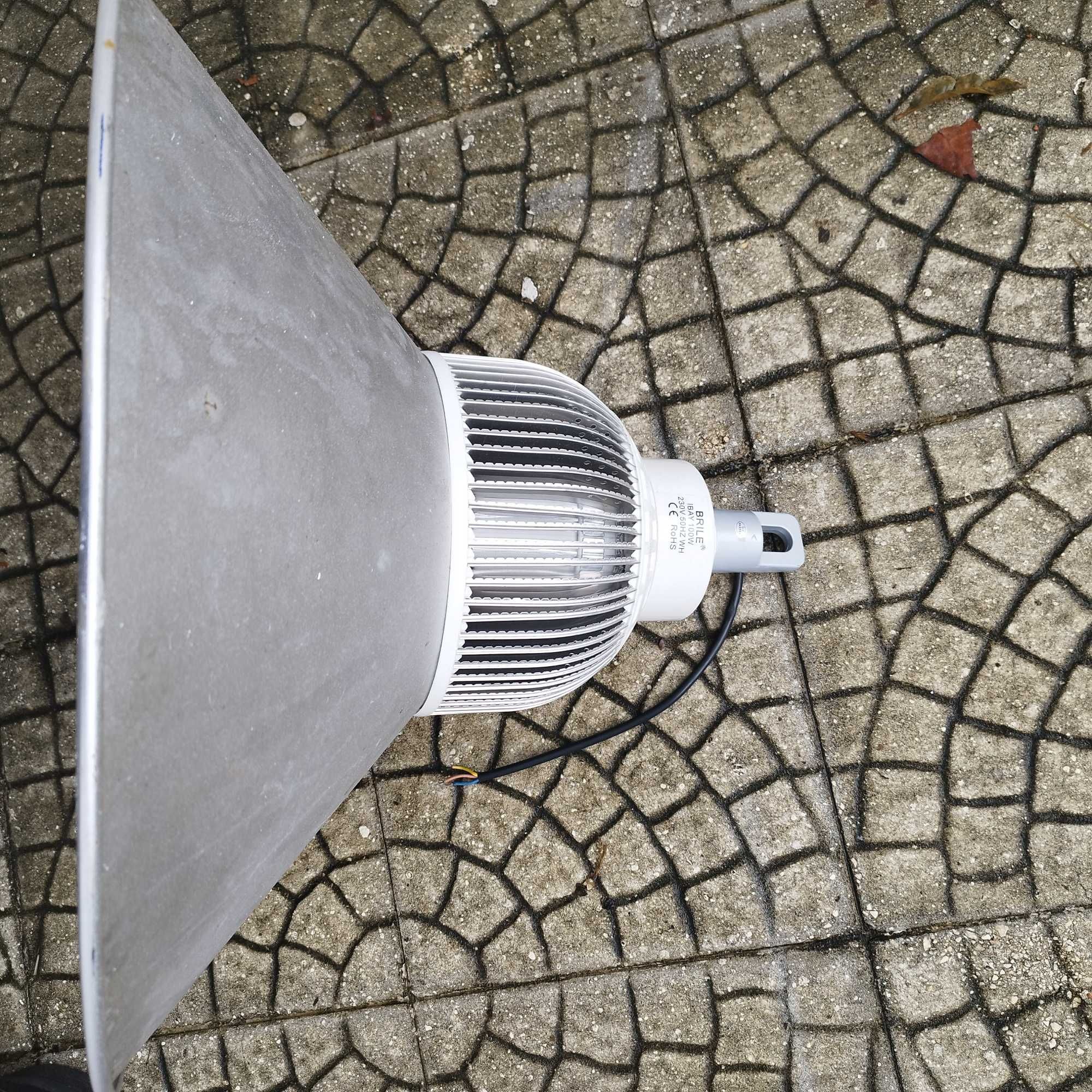 Focos led 100 watts para pavilhão industrial