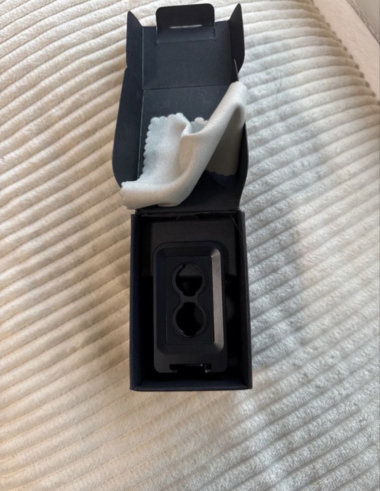 Moment universal mount