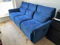 Granatowa sofa z funkcja relax uzywana 3 miesiace