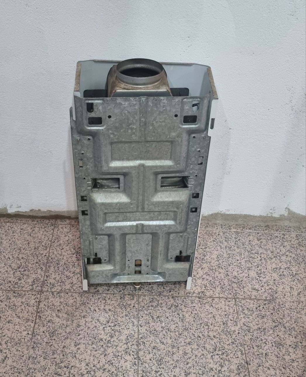 Esquentador Vaillant para peças  precisa talvez de uma limpeza