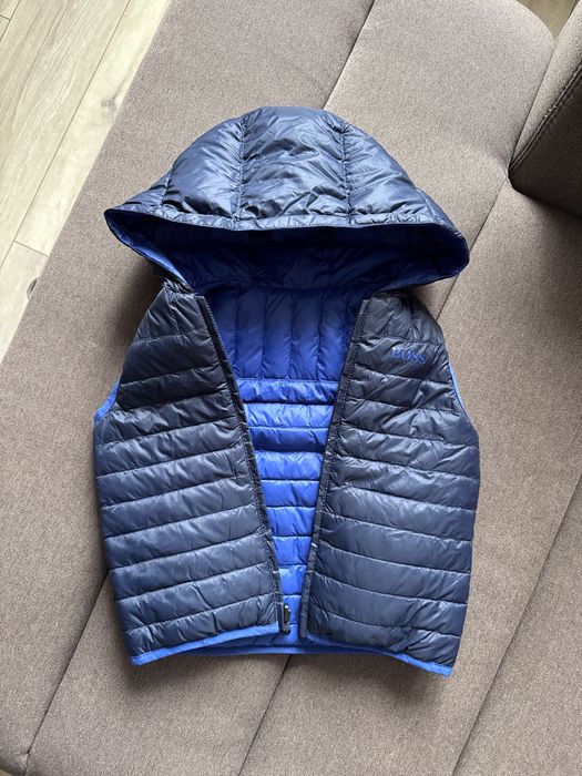 Hugo boss фірмова двостороння пухова жилетка на хлопчика 3 р 94 см