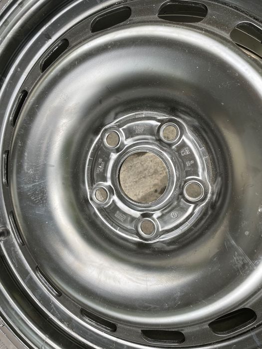 Запаска щкода ,фольцваген гольф .