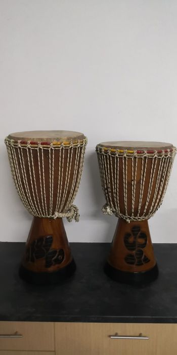 2 Djambes com pele verdadeira