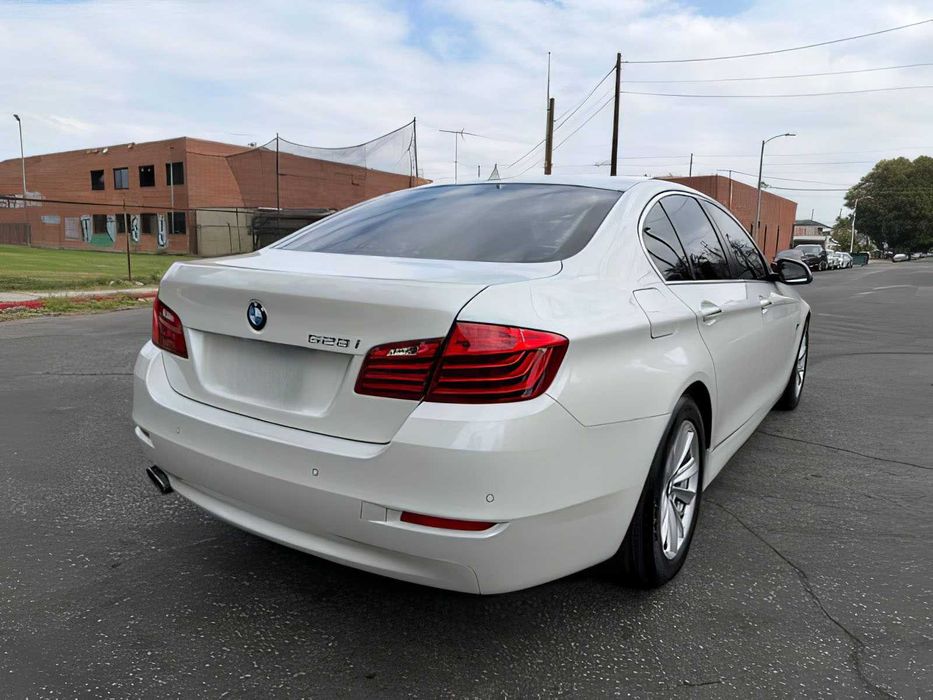 BMW 5 Series      2016