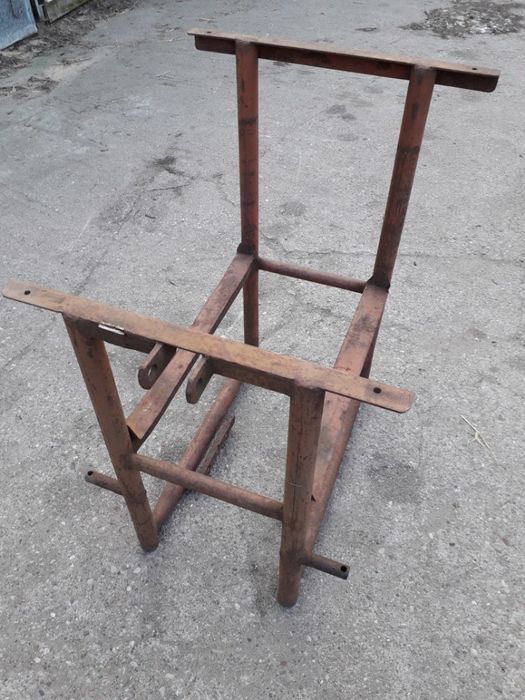 Stojak na TUZ ciągnika